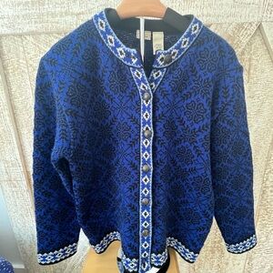 L L Bean Women’s Wool Blue Nordic Sweater Size Medium